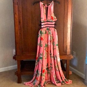 Flowery pink, risky dress